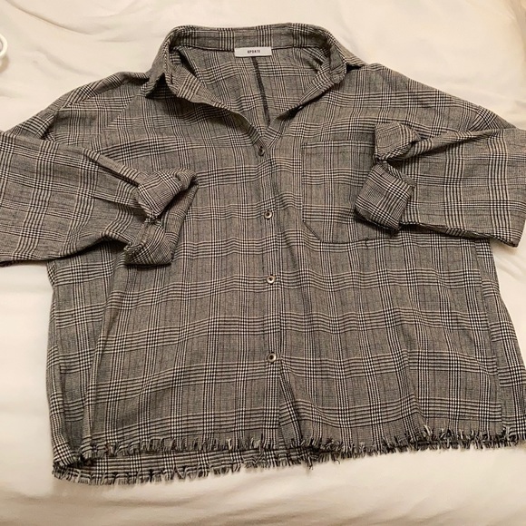 Gingham button down top - Picture 2 of 3